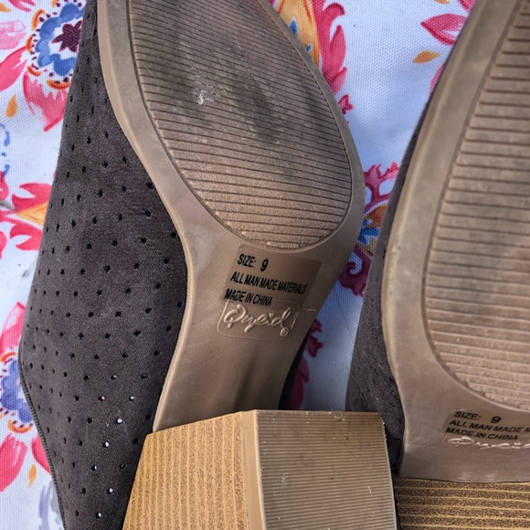 QUPID SLIP ON MULES - Picture 6 of 6